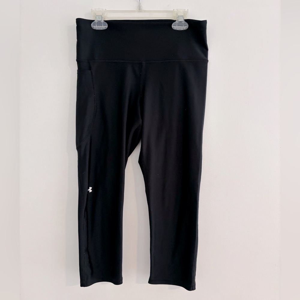 Under Armour Compression Leggings. Size M